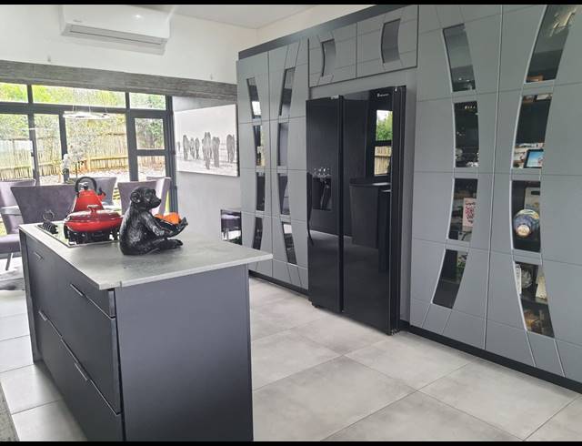 2 BEDROOM APARTMENT FOR SALE IN PALM LAKES ESTATE